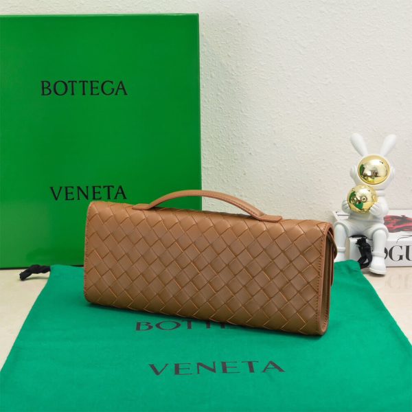 Bottega Veneta Andiamo Clutch(HIGH-END GRADE) - Image 3