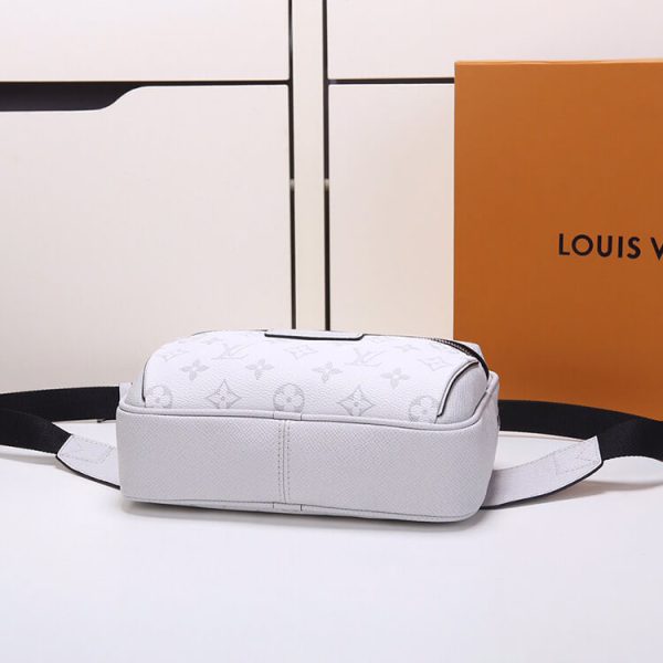 LV Outdoor Bumbag - Image 4