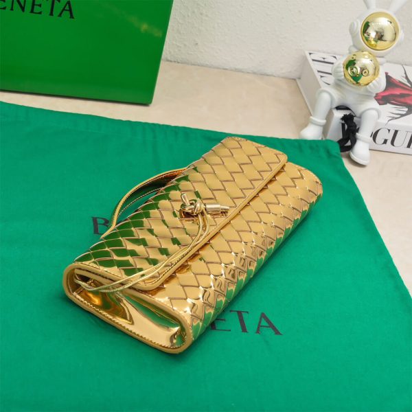 Bottega Veneta Andiamo Clutch(HIGH-END GRADE) - Image 4