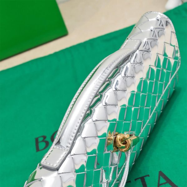 Bottega Veneta Andiamo Clutch(HIGH-END GRADE) - Image 5