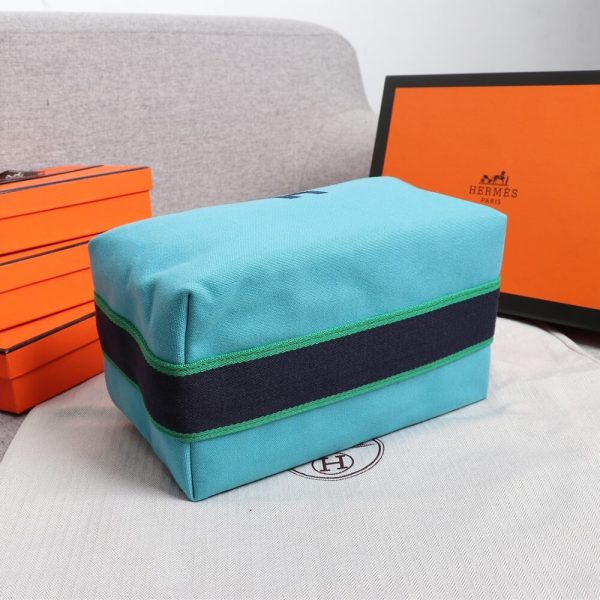 Hermes toiletery bag - Image 5