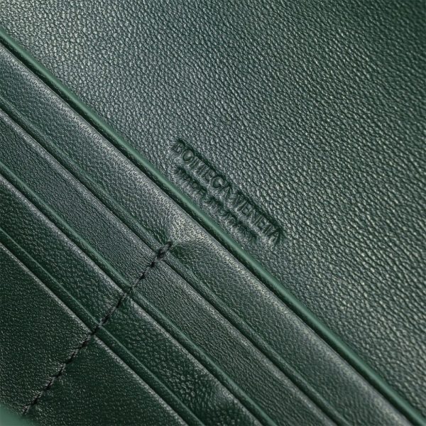 Bottega Veneta Andiamo Clutch(HIGH-END GRADE) - Image 7