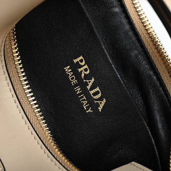 Prada Arqu? small leather shoulder bag - Image 7